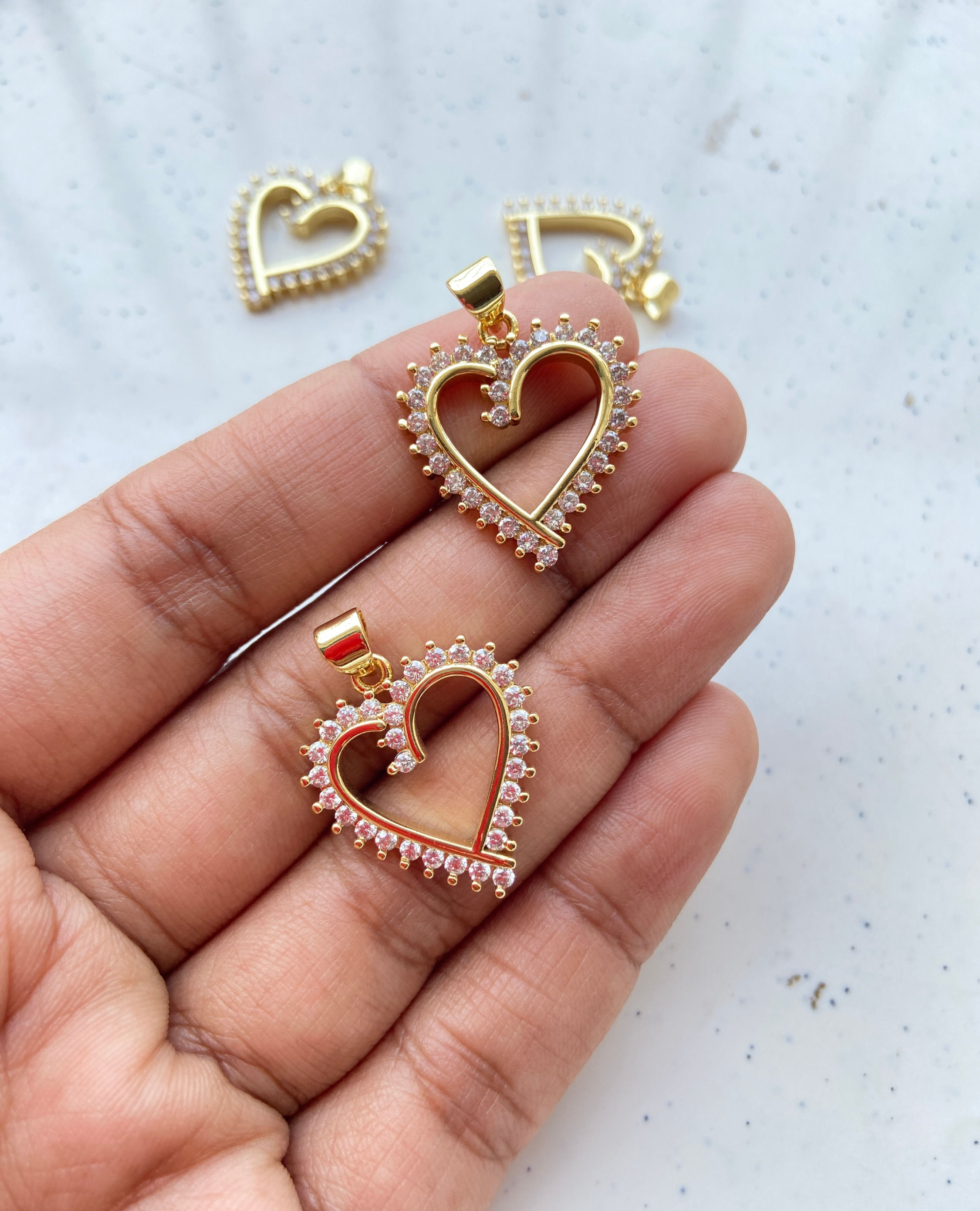 Heart frame zircon pendant, anti-tarnish