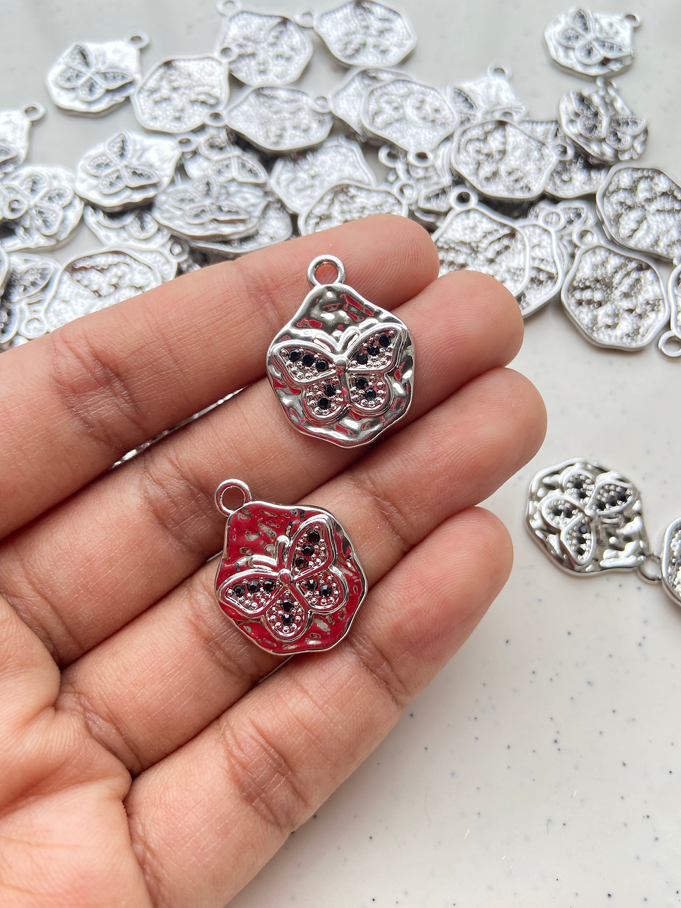 Thumbnail: Leaf shape charm with butterfly alloy enamel