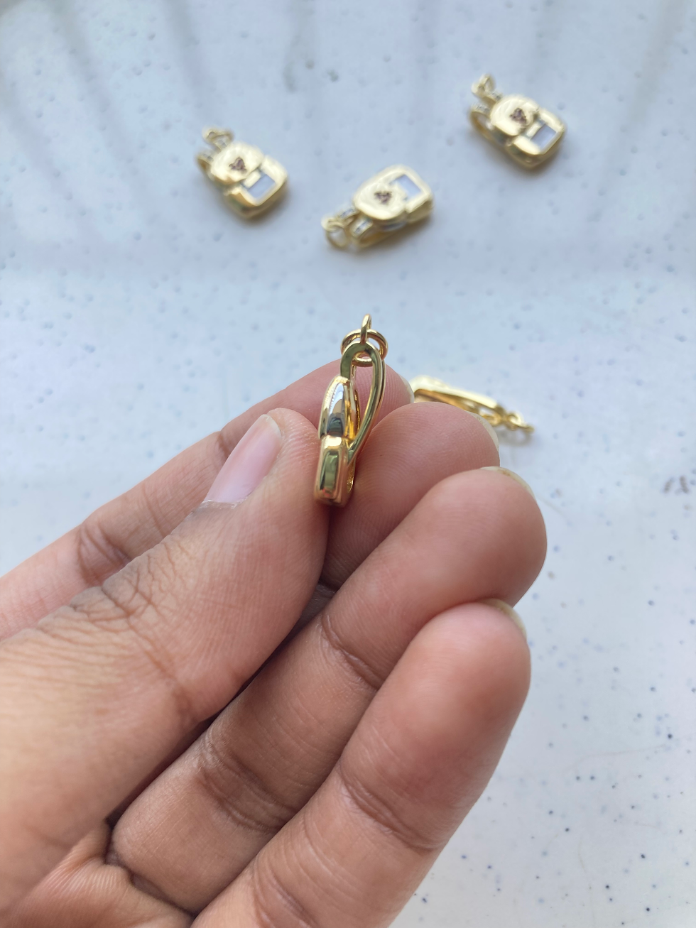 Thumbnail: Zircon bag pack charm