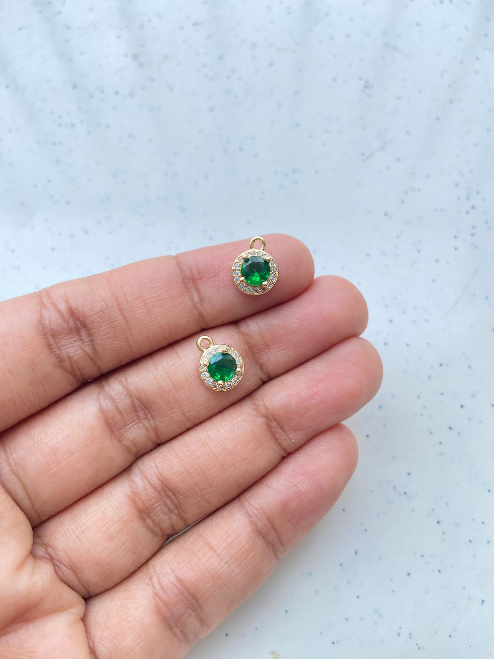 Thumbnail: Faceted stone round zircon charm (1pc)