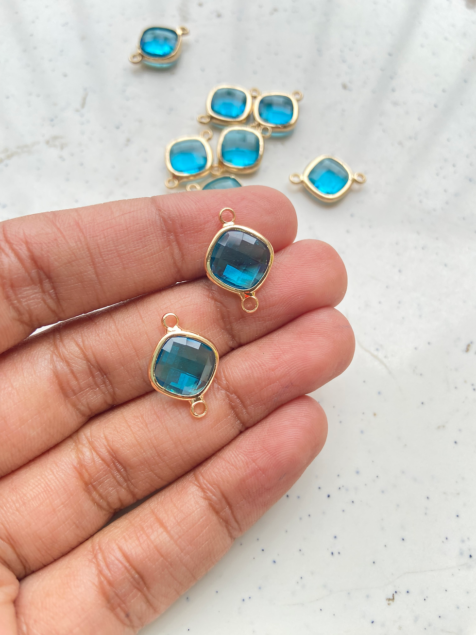 Thumbnail: 17*11.5*4mm, Faceted glass rhombus connector