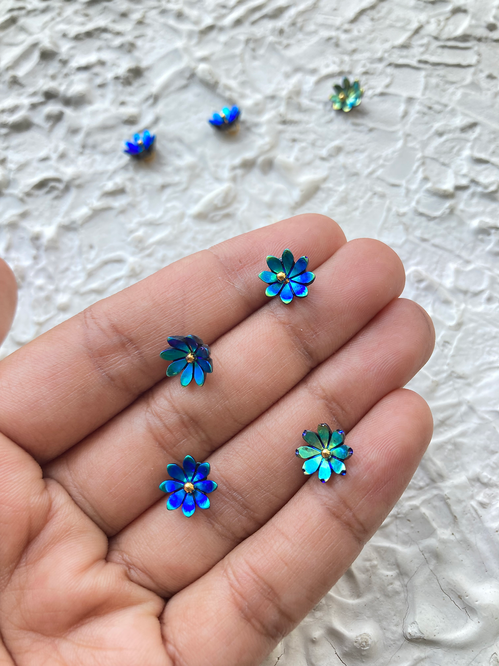 Thumbnail: Holographic resin flower with loop