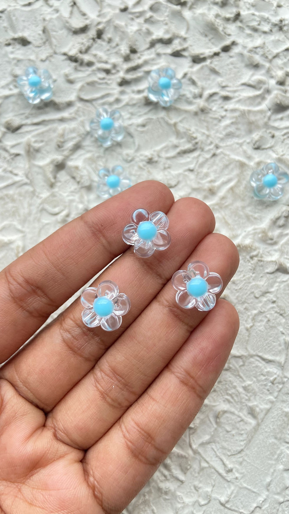 Thumbnail: mini flower acrylic beads