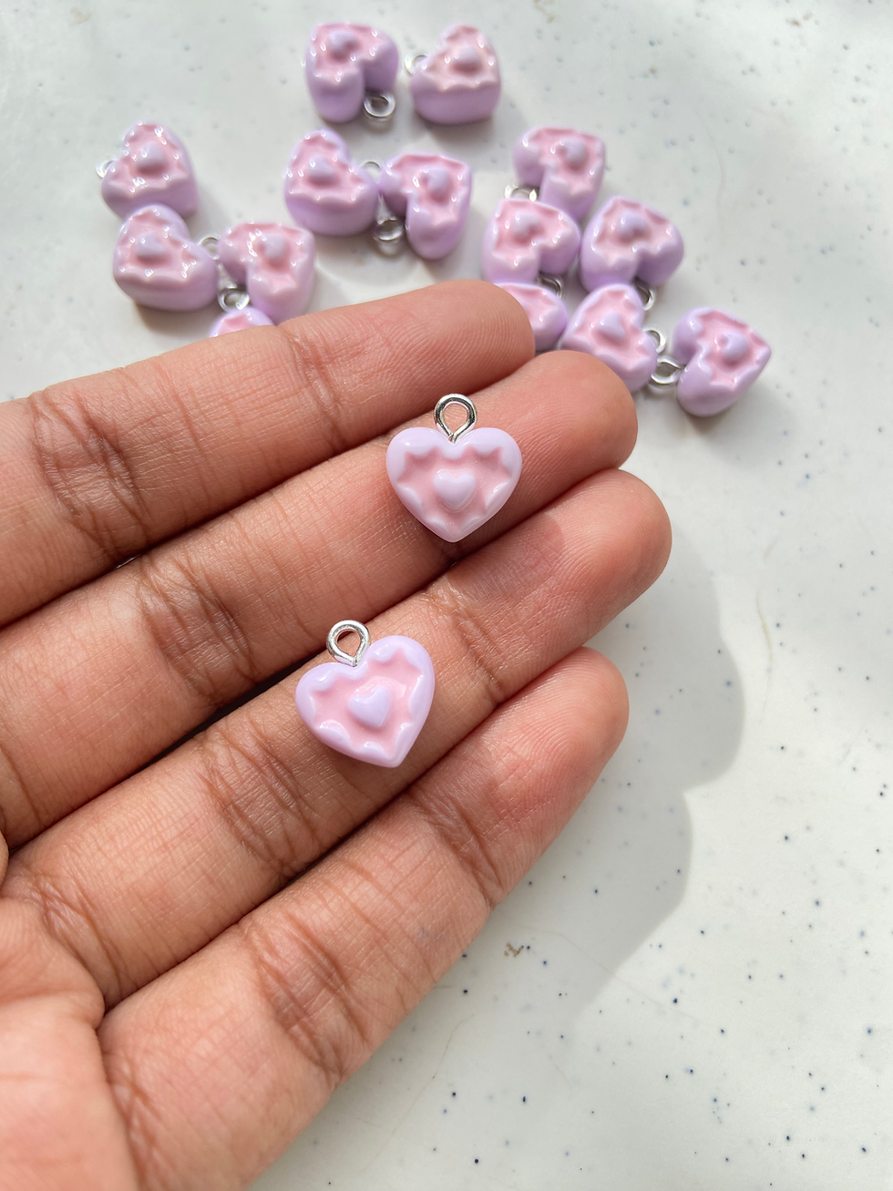 Thumbnail: Mix-heart shape resin charm