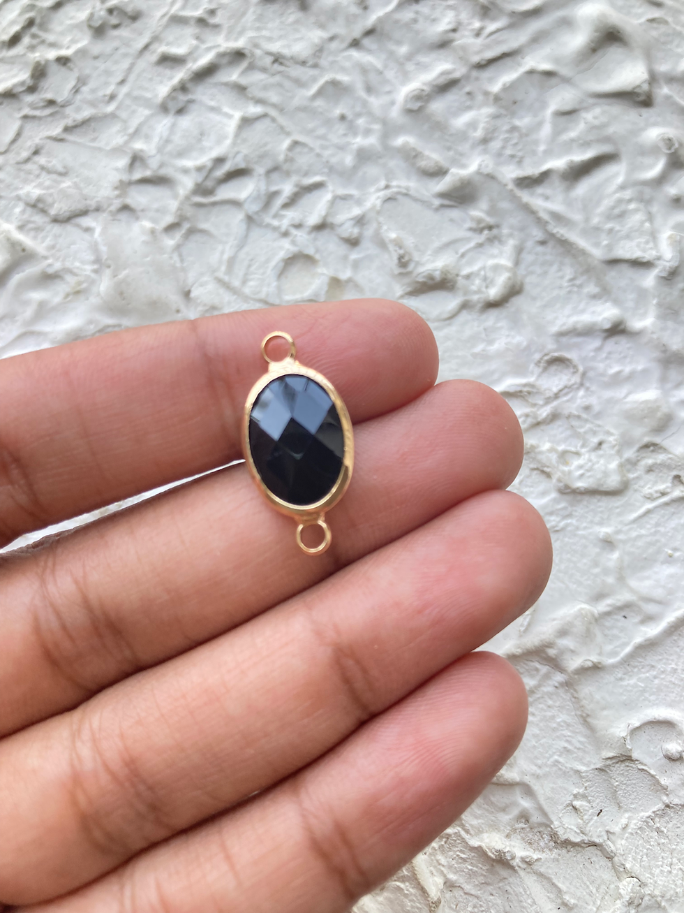 Thumbnail: Faceted glass oval connector