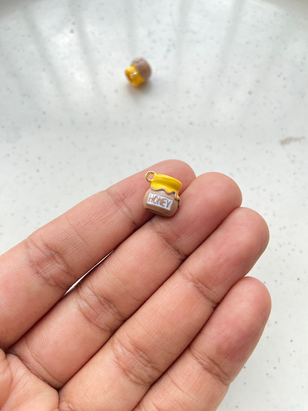 Thumbnail: 3D enamel honey pot charm (1pc)