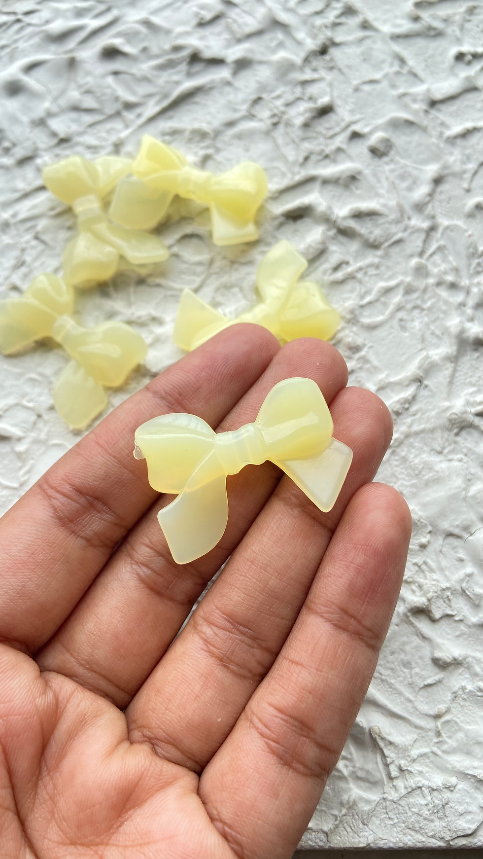 Thumbnail: Colourful acrylic jelly bow knot bead