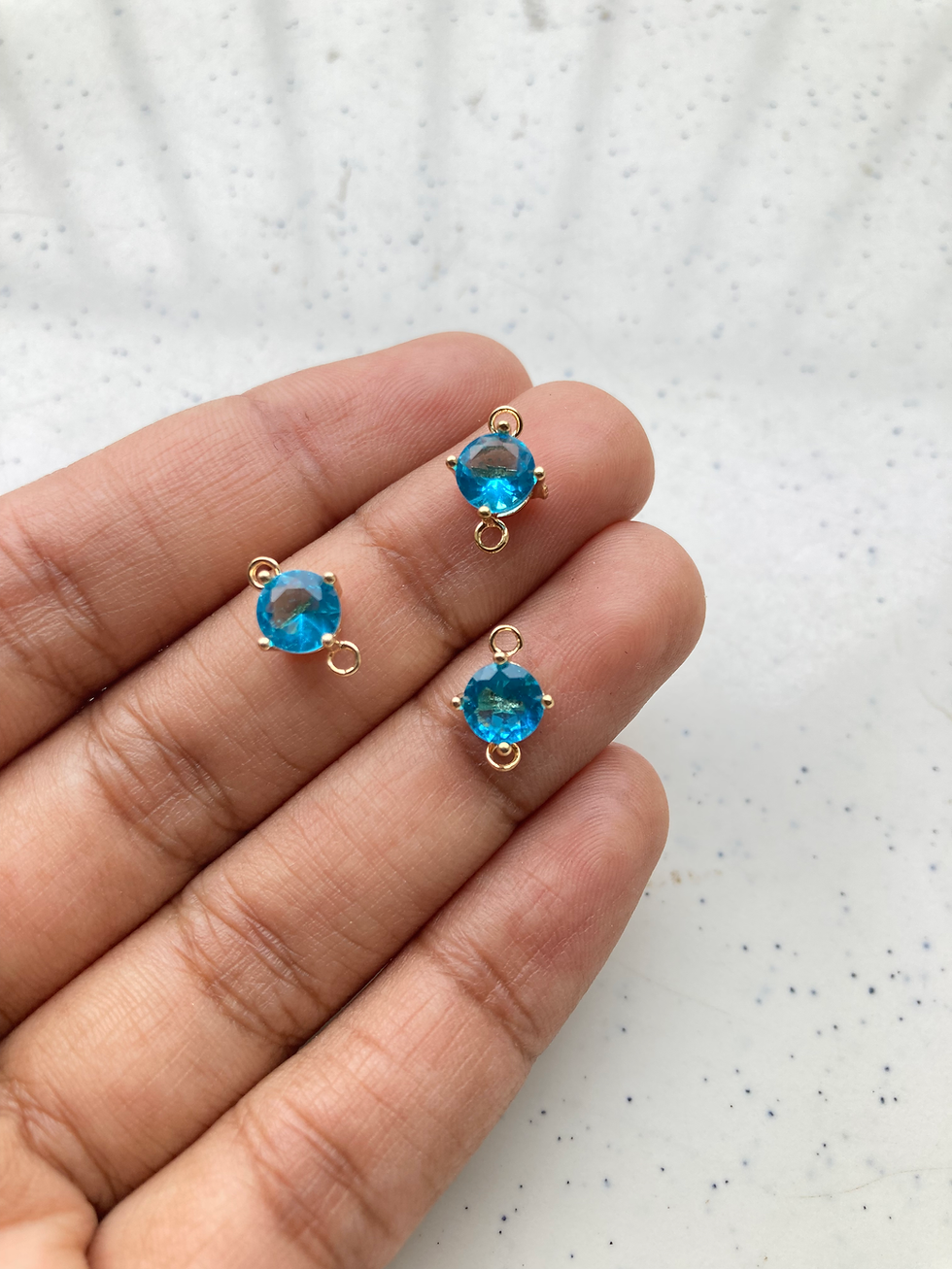 Thumbnail: 11.5*7*5.5mm, round glass faceted connector