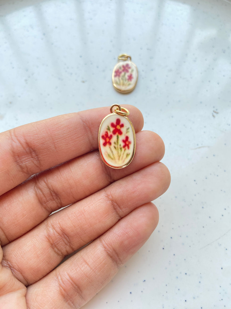 Thumbnail: 18k gold plated oval shape bird/lemon/flower/crab design charm, anti-tarnish