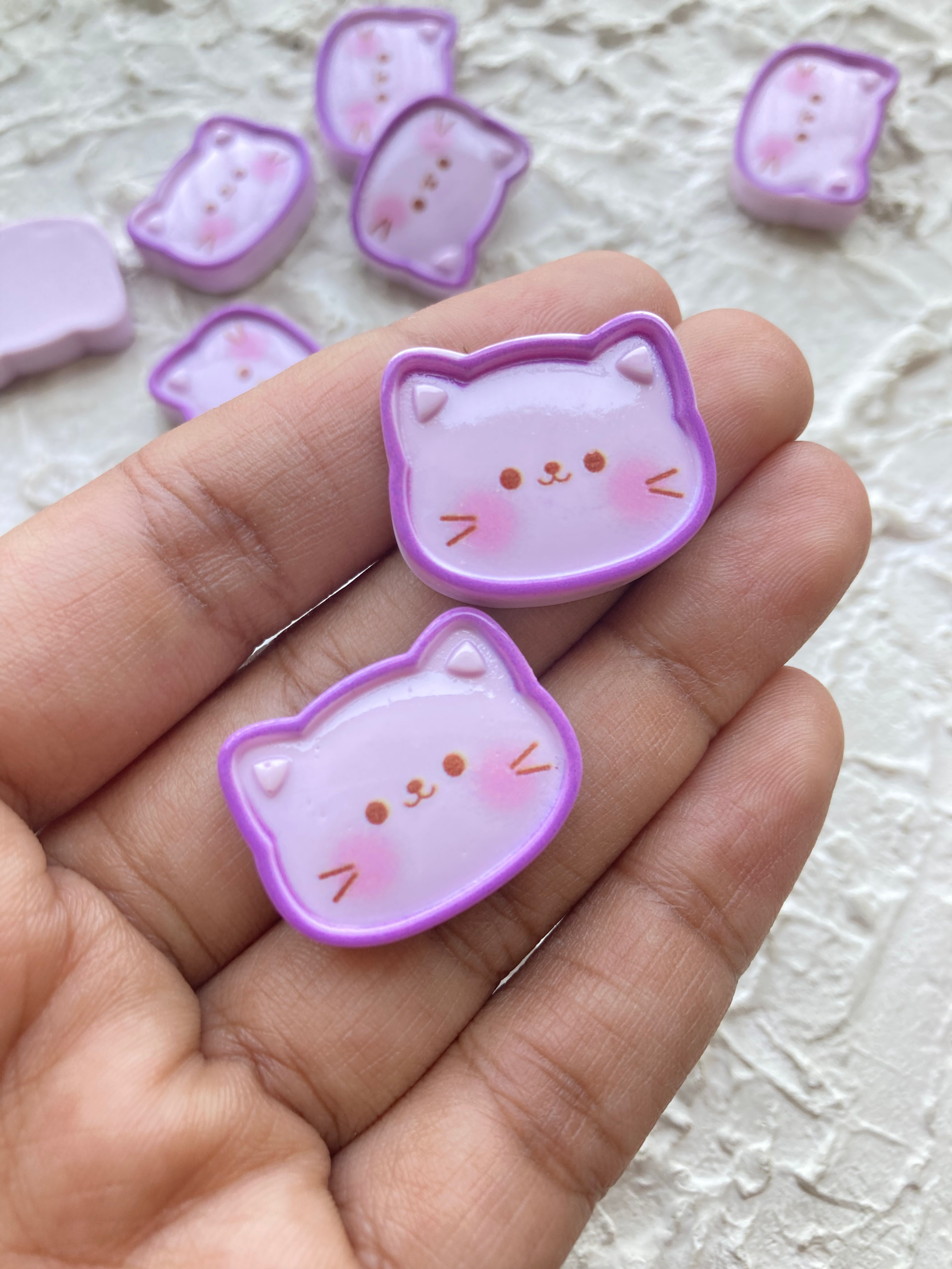 Resin purple cat cabachon charm (no hook)