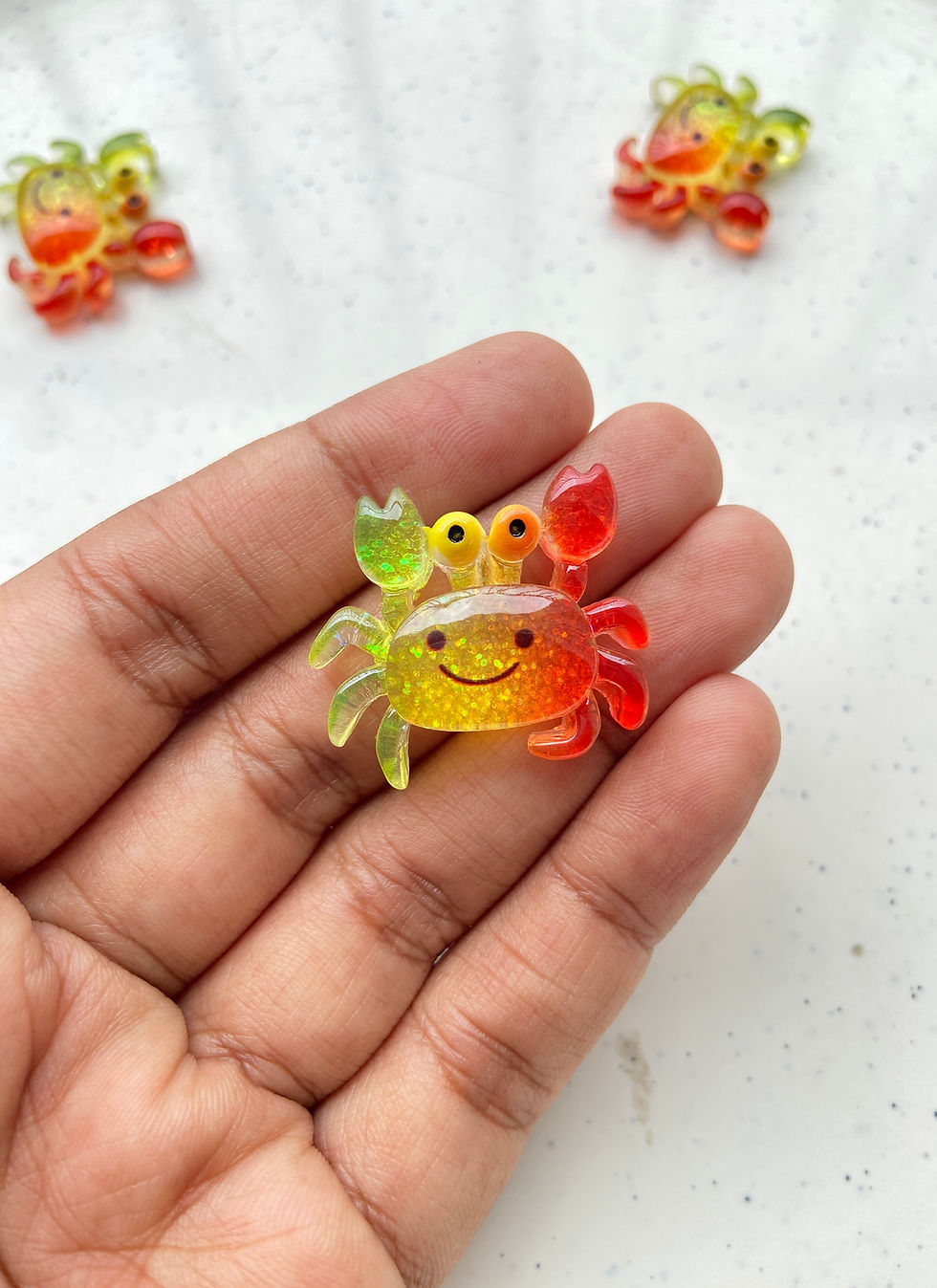 Thumbnail: Resin glitter crab cabochon (no drill/no hook) (1pc)