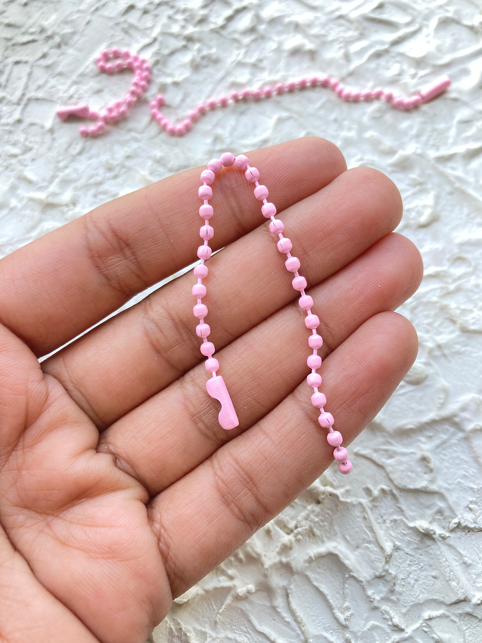 Thumbnail: Spray painted ball chains (Part-1)