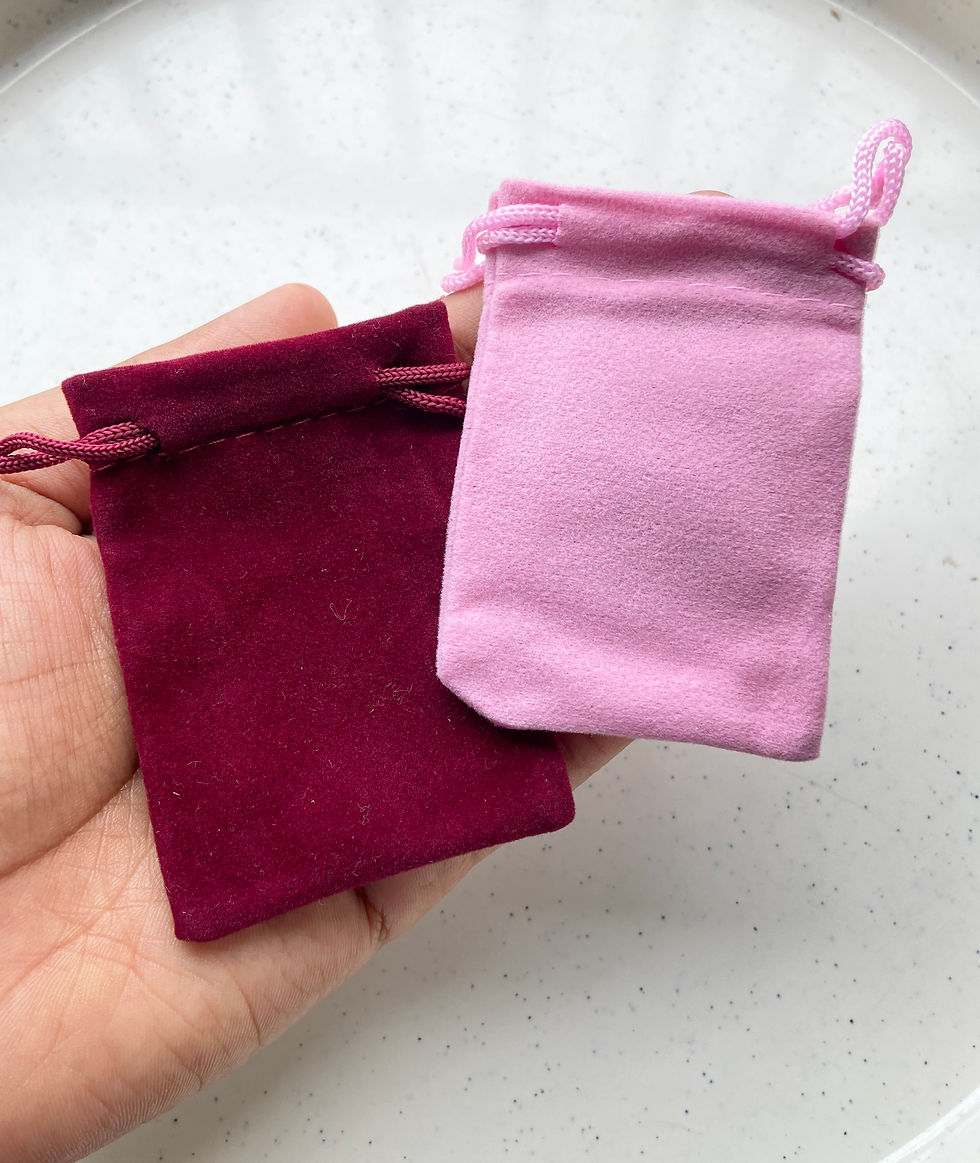 Thumbnail: 7*5cm, pink/maroon rectangle velvet pouch (1pc)