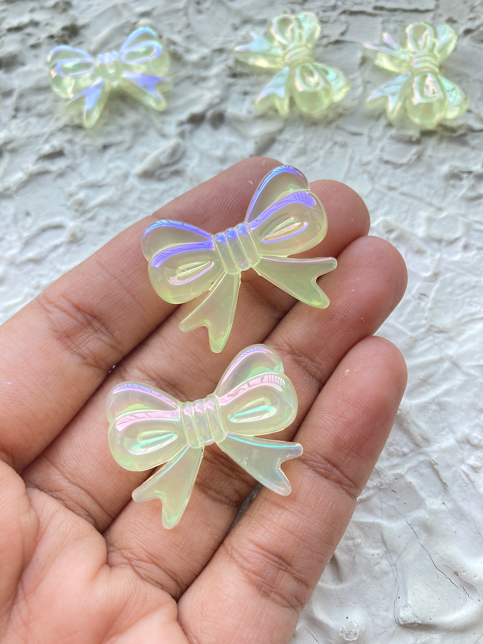 Thumbnail: Holographic jelly bow bead