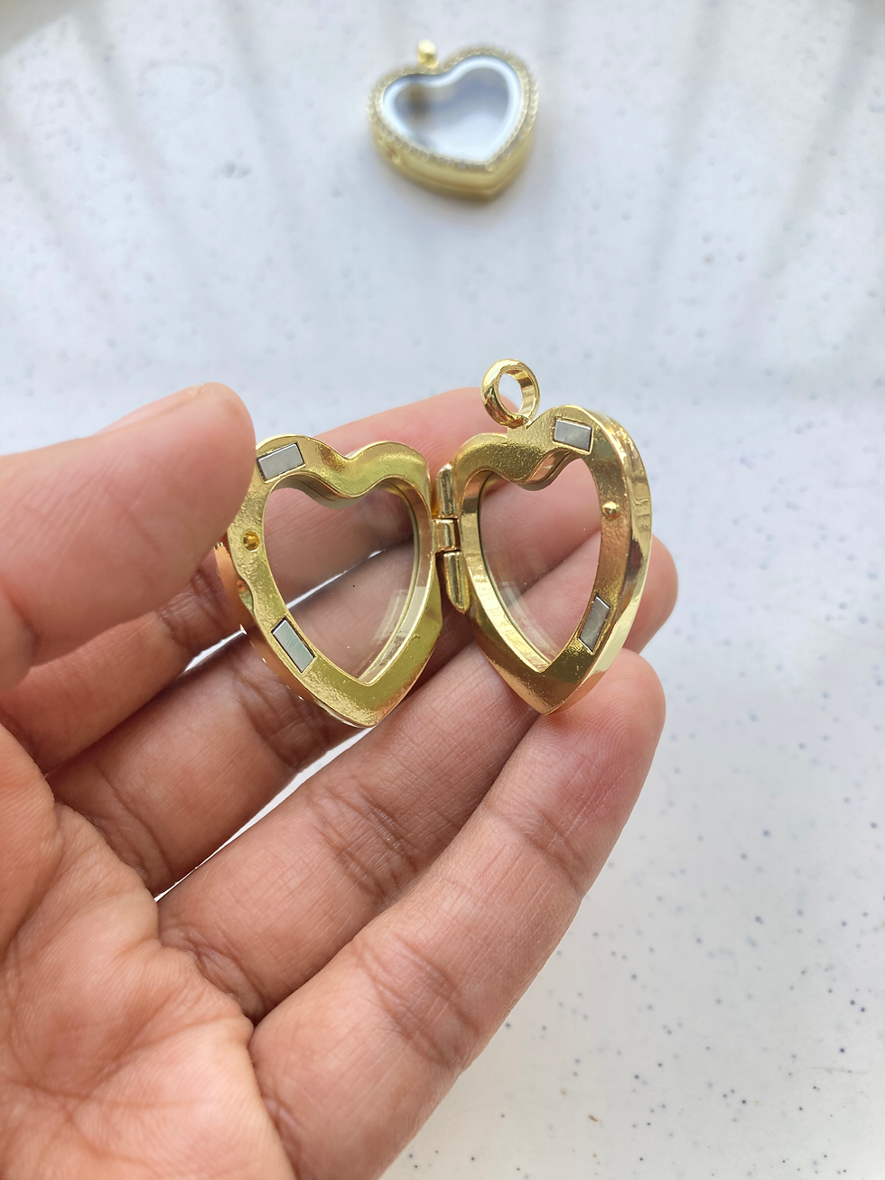 Thumbnail: Heart rhinestone locket pendant with magnetic lock