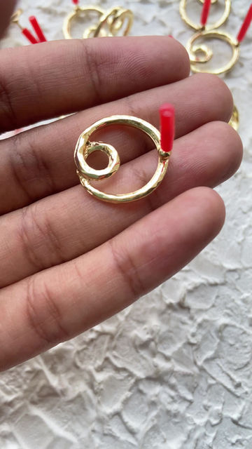 Thumbnail: Double circle stud