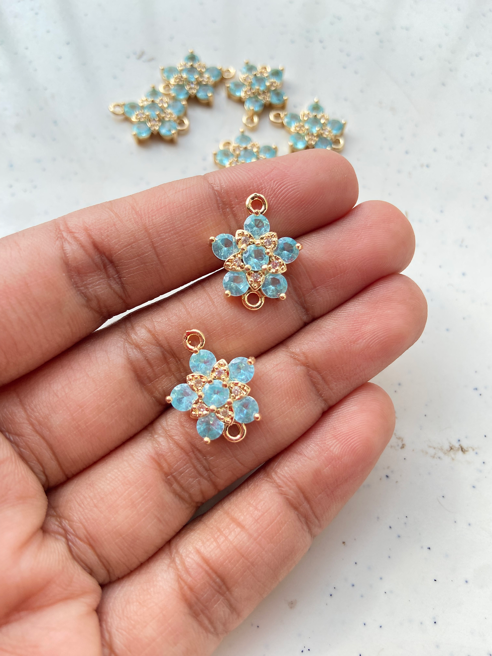 Thumbnail: Round shape 5 petal zircon connector