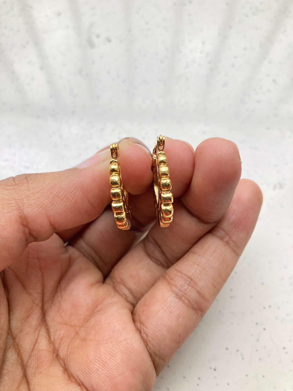 Thumbnail: Readymade petal style U shape hoop earring