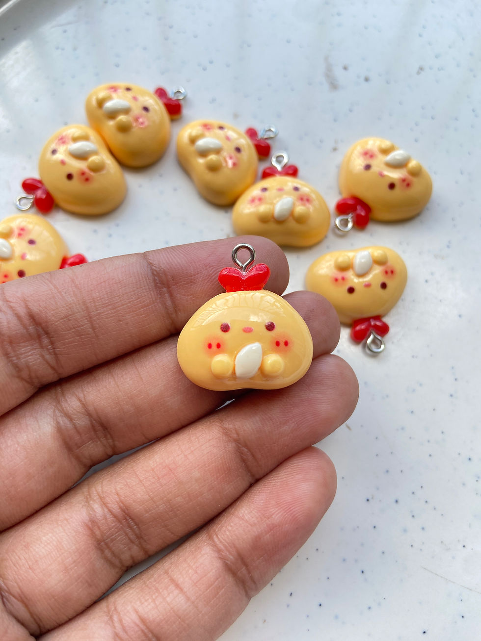 Thumbnail: Resin animal shape charm