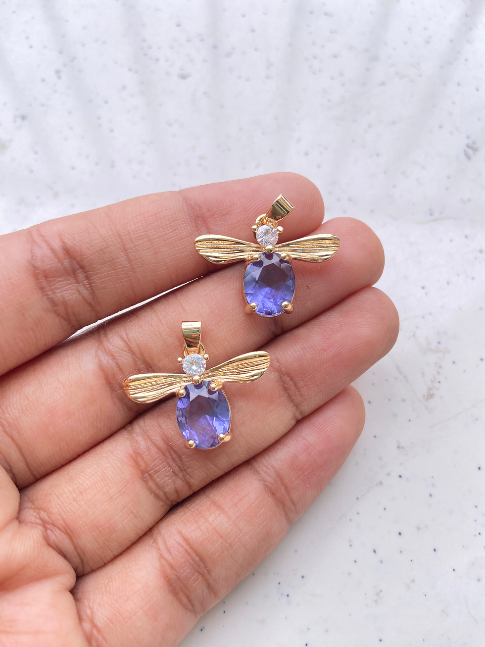 Thumbnail: Mixed colour bee charm