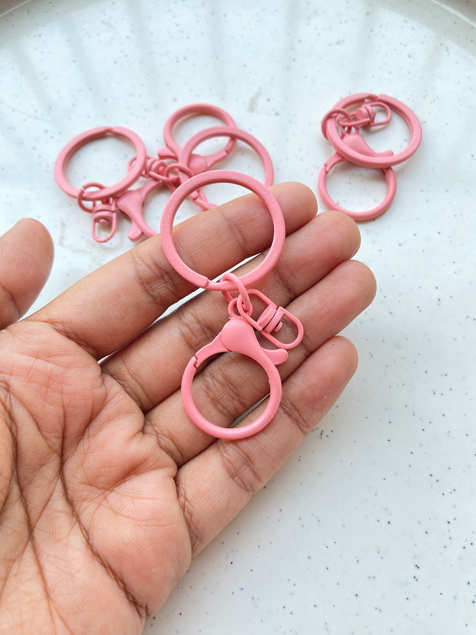 Thumbnail: Colourful round keychain with swivel clasp (Part-1)