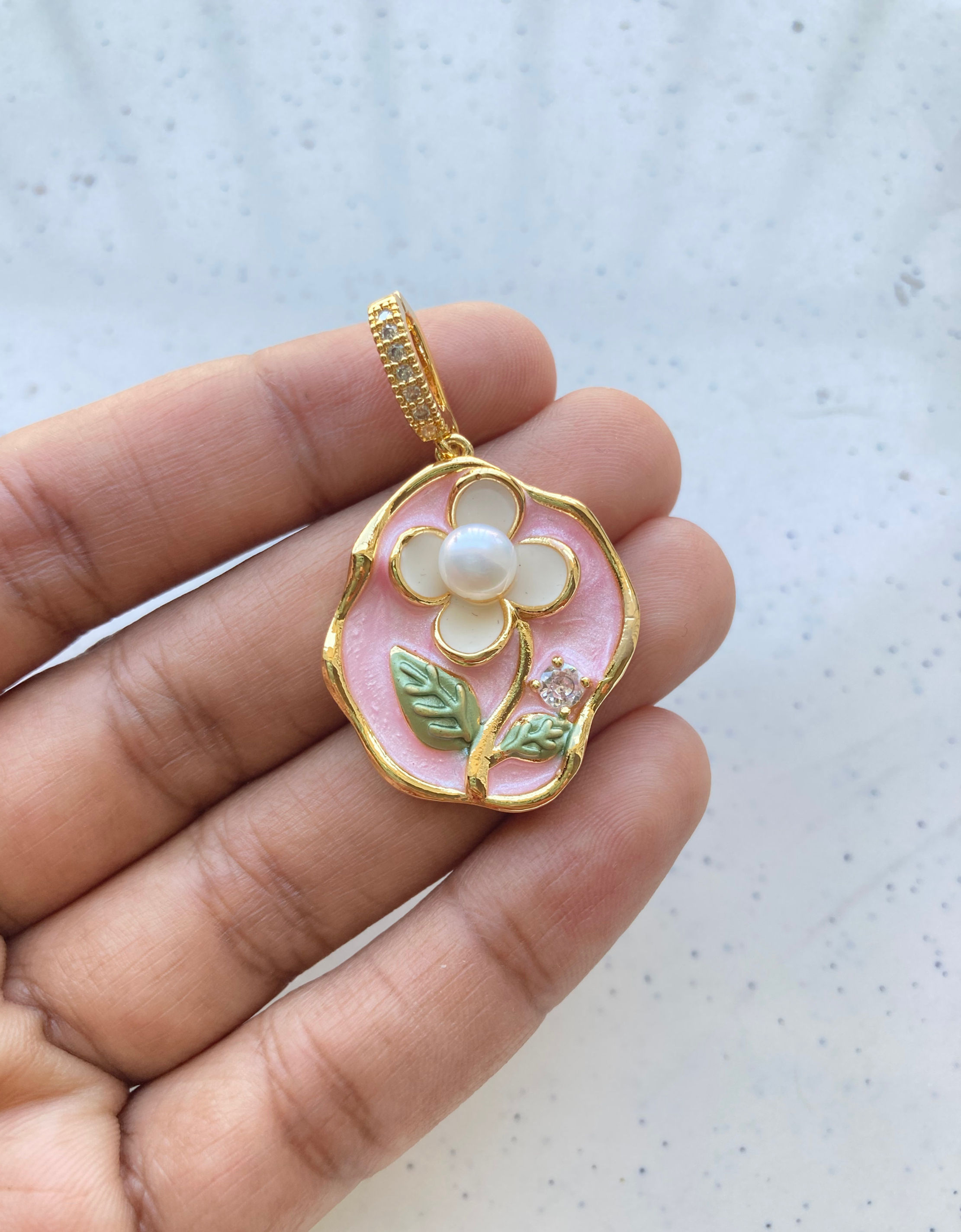 Irregular oval shape flower charm with zircon necklace clasp