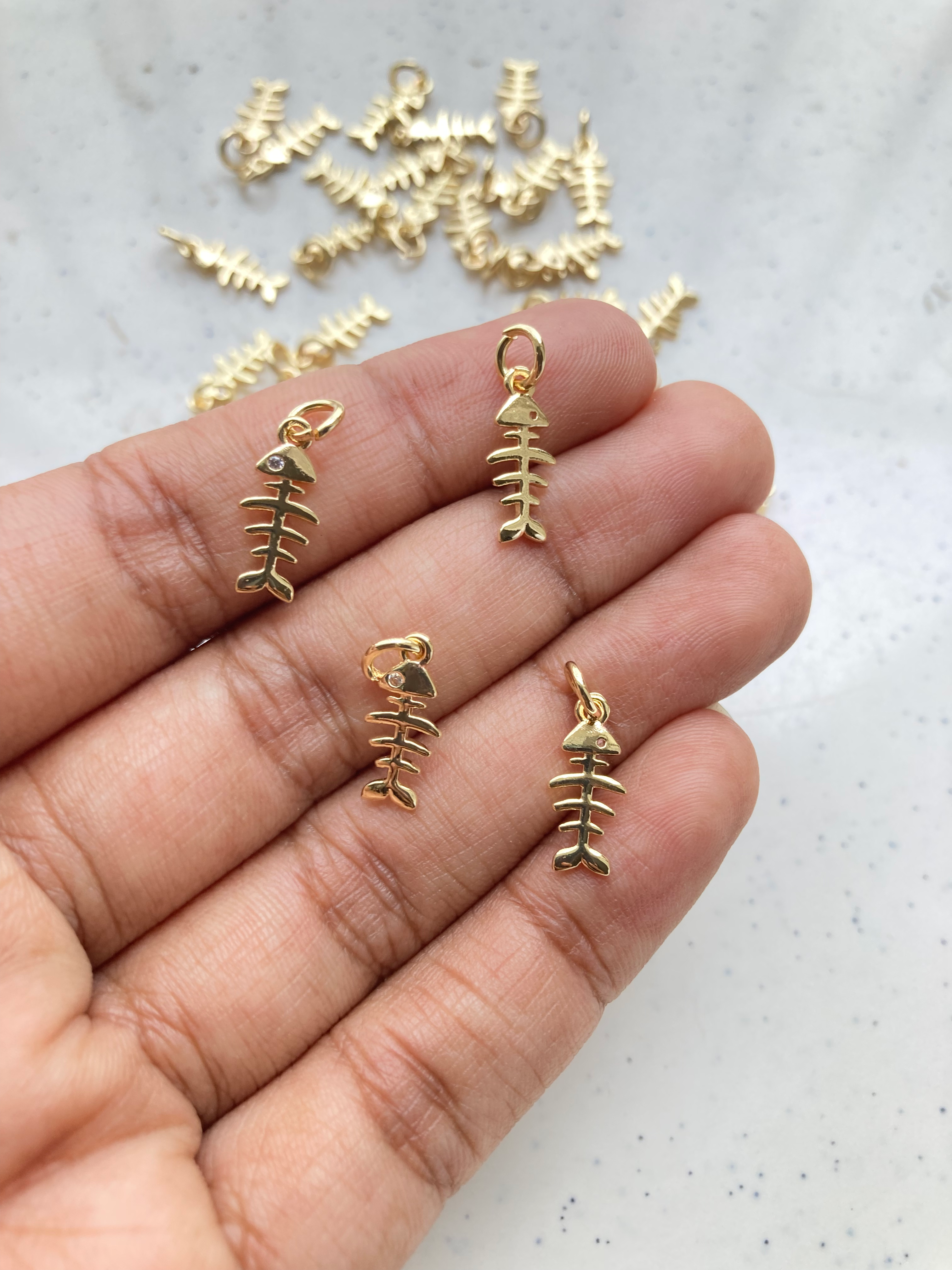 18k gold plated fish bone charm (1pc)