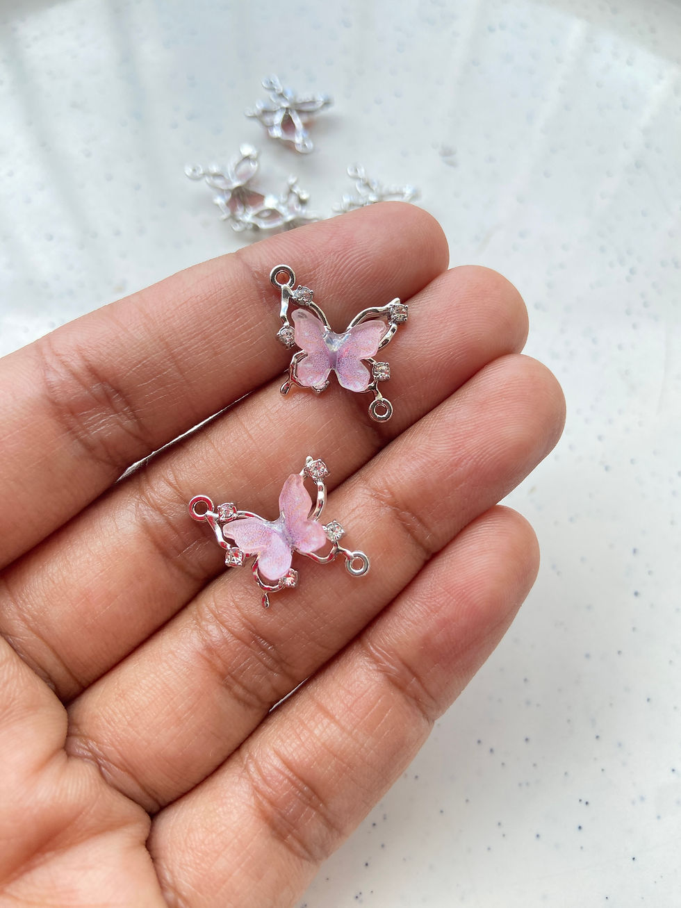 Thumbnail: Zircon alloy butterfly connector
