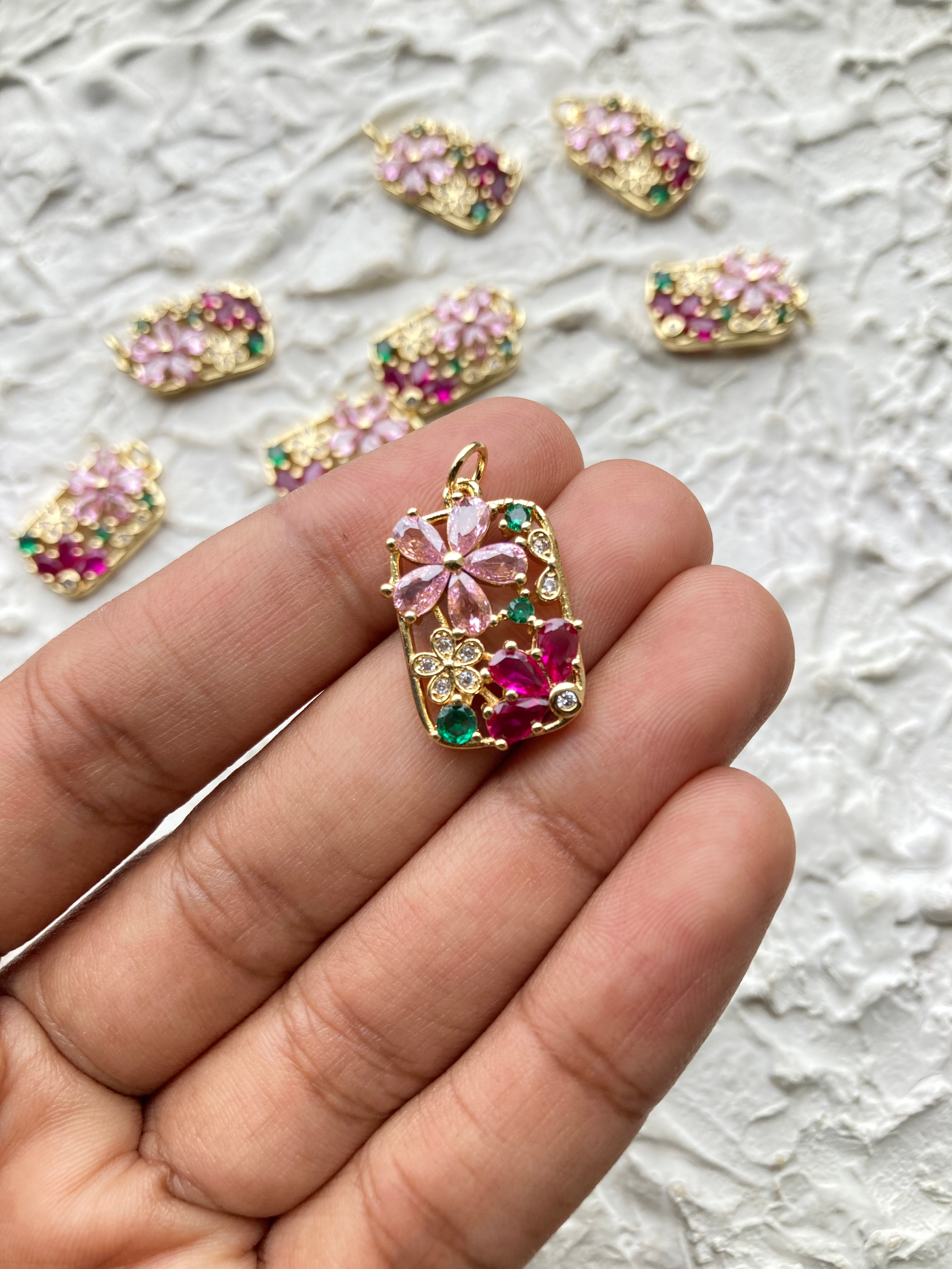 16k gold plated rectangle flower garden zircon pendant