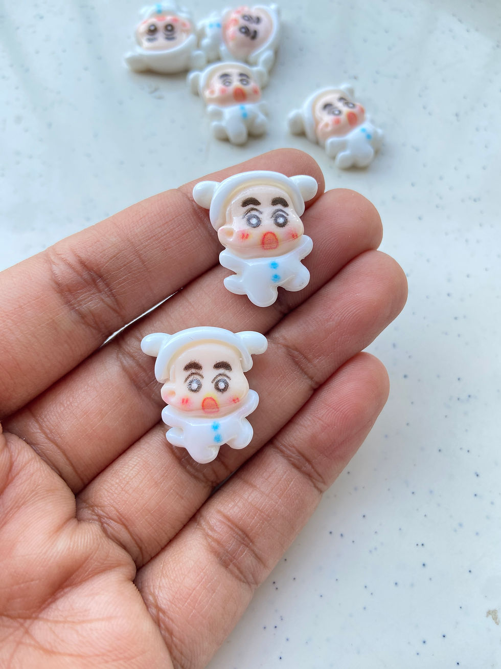 Thumbnail: Shin-chan resin cabachon charm (no hook, no drill)
