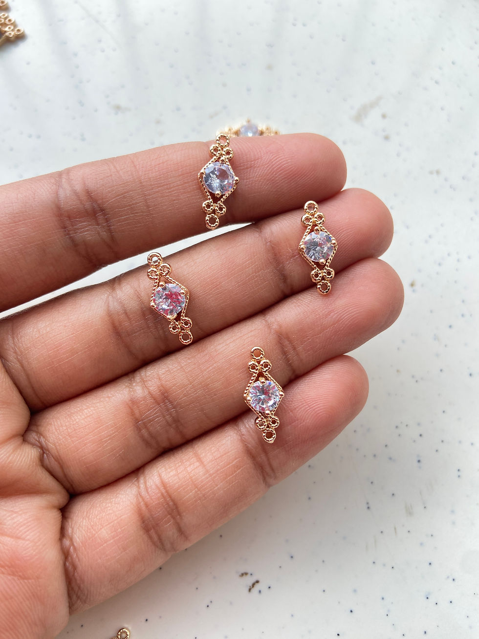 Thumbnail: Mix-colour stone diamond shape connector