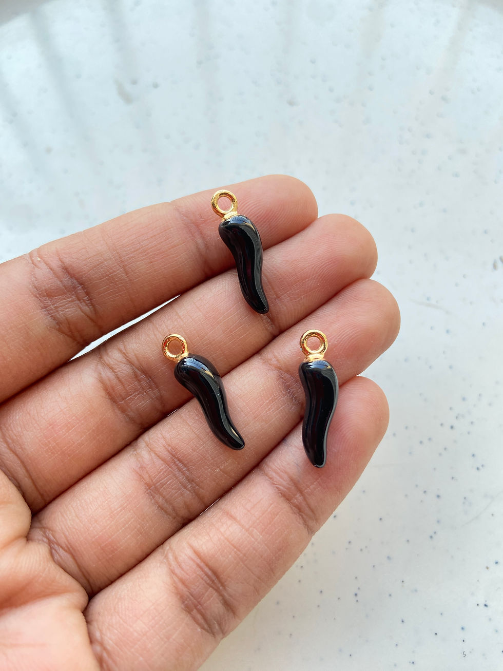 Thumbnail: Enamel alloy chilly charm