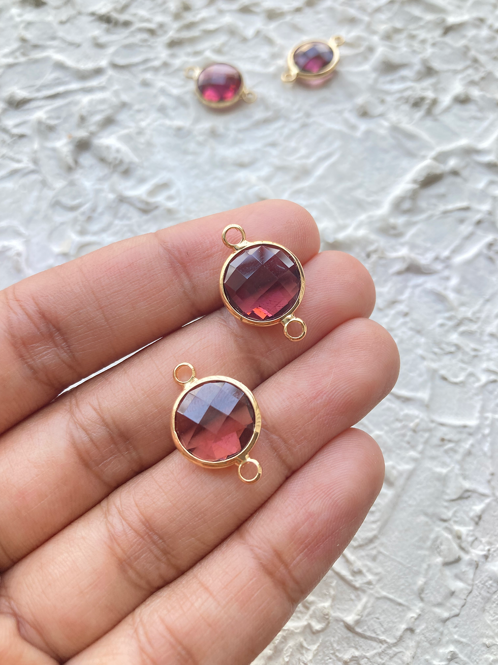 Thumbnail: Faceted glass round charm