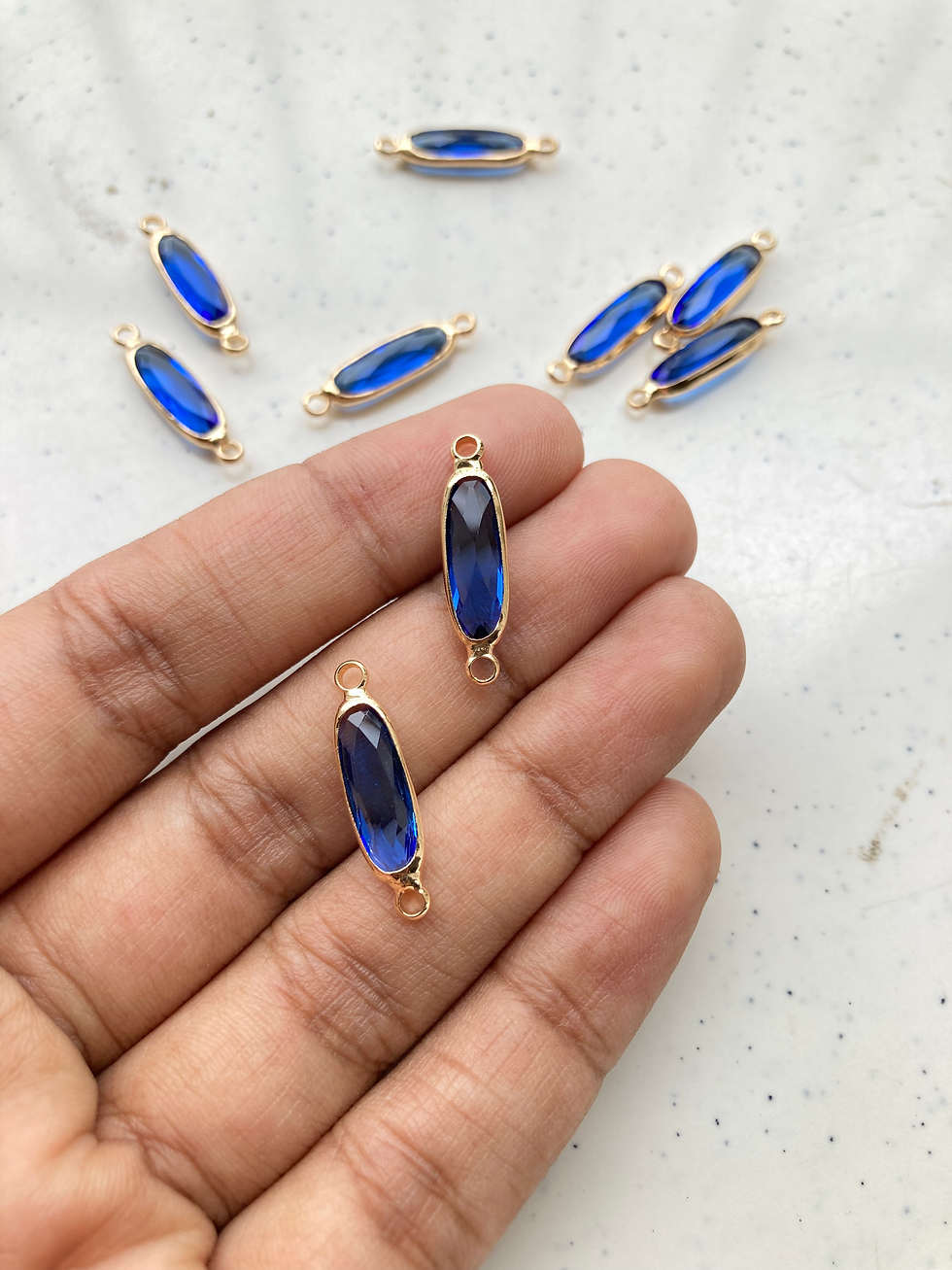 Thumbnail: Long 20*5mm oval glass faceted connector
