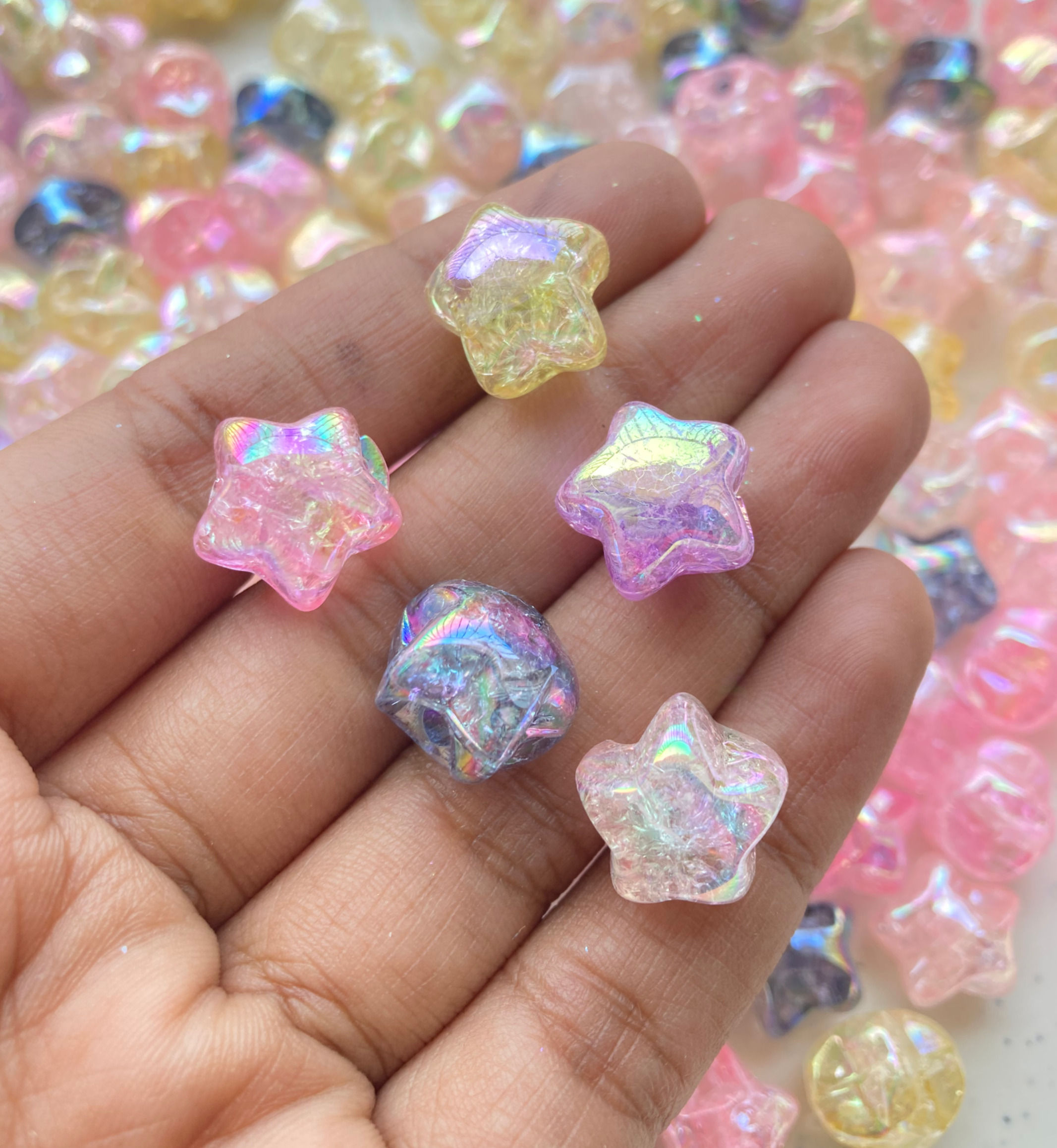 Crackled acrylic star bead
