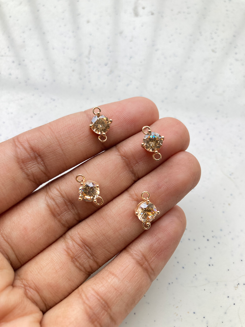 Thumbnail: 11.5*7*5.5mm, round glass faceted connector