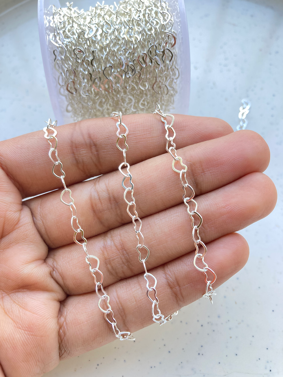 Thumbnail: Heart shape golden/silver running chain