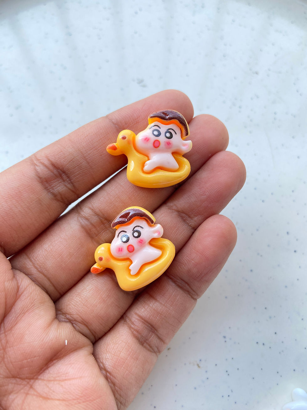 Thumbnail: Shin-chan resin cabachon charm (no hook, no drill)