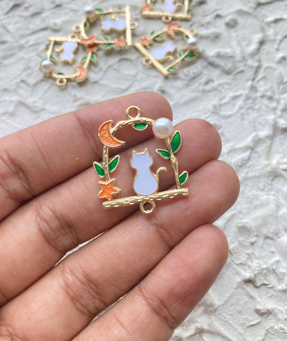 Thumbnail: Arc charm with enamel cat connector