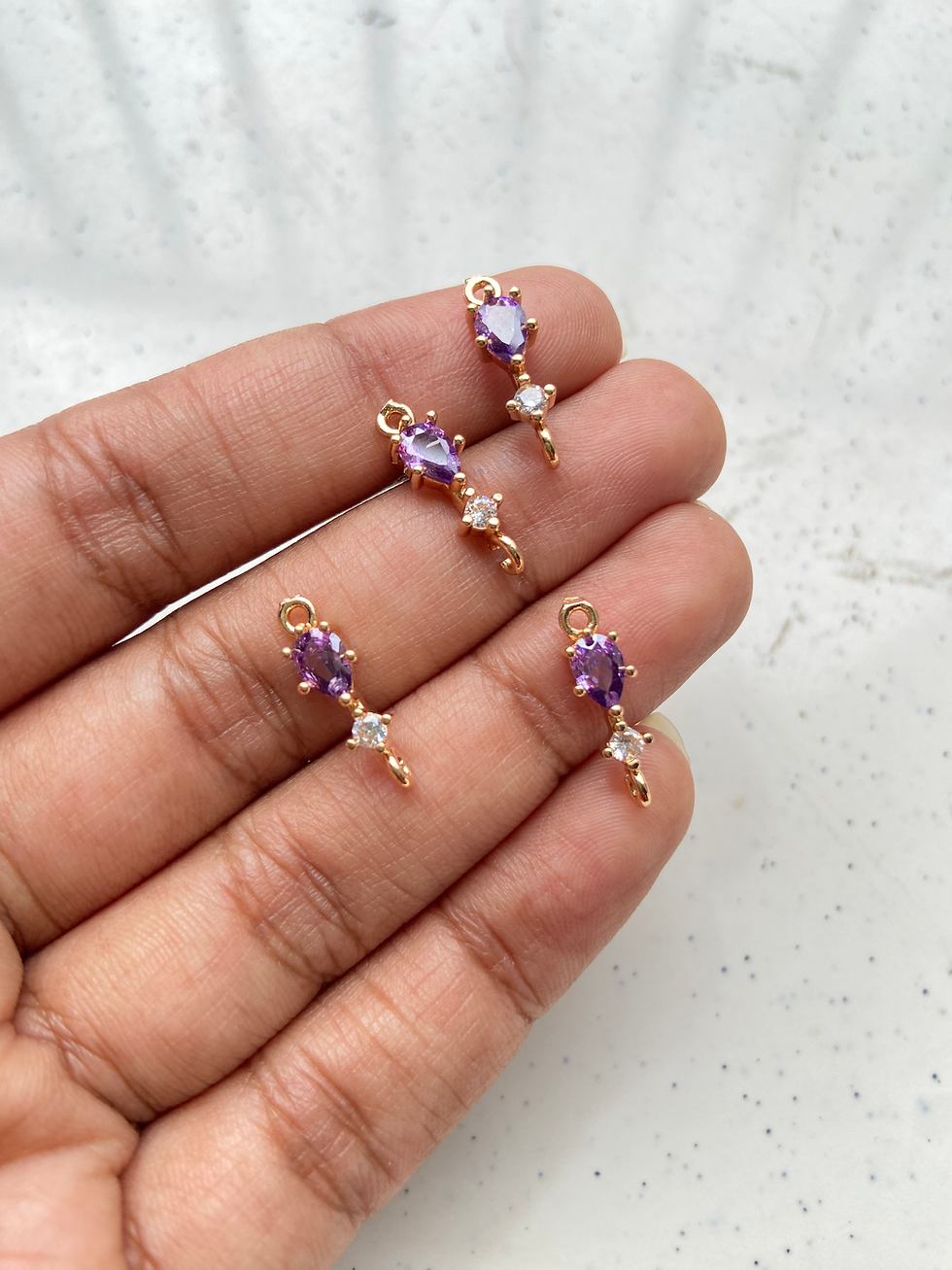 Thumbnail: Zircon with leaf shape connector