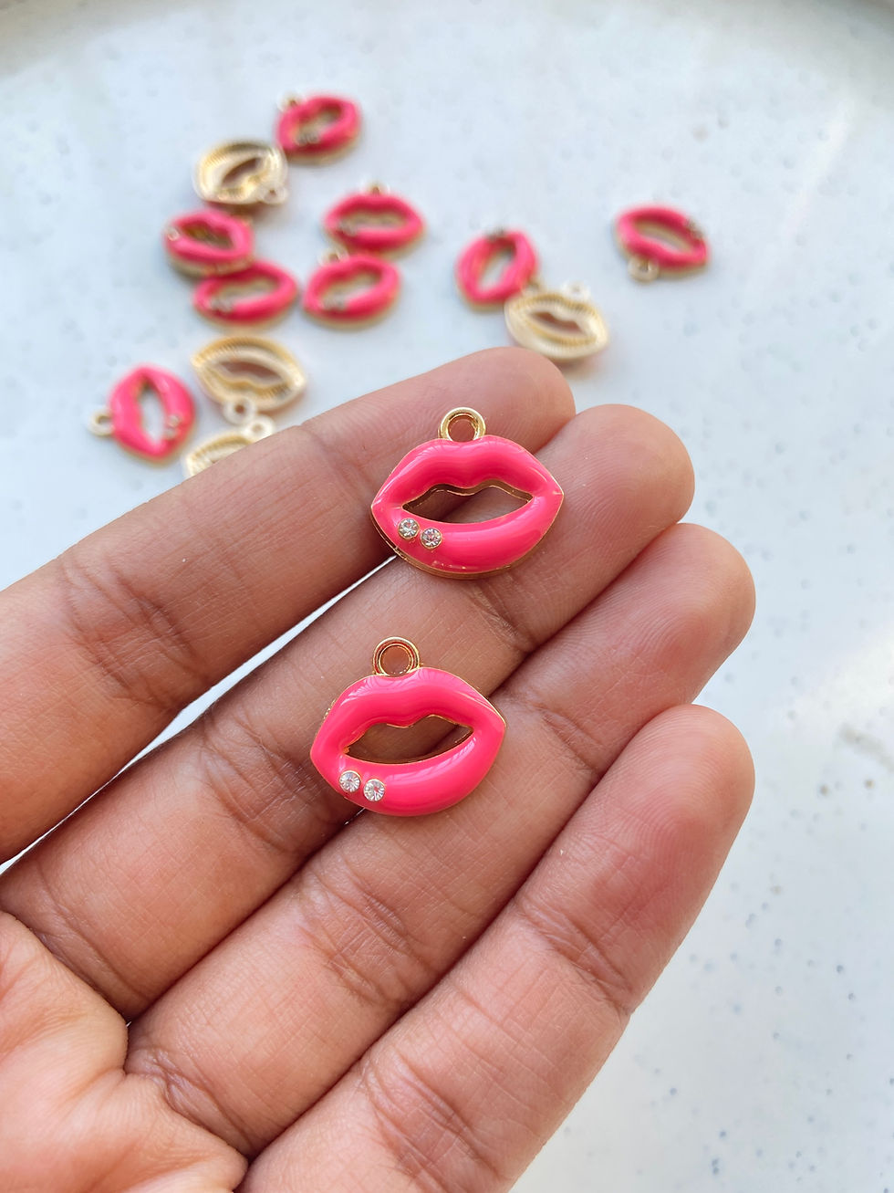 Thumbnail: Alloy enamel lip with rhinestone charm