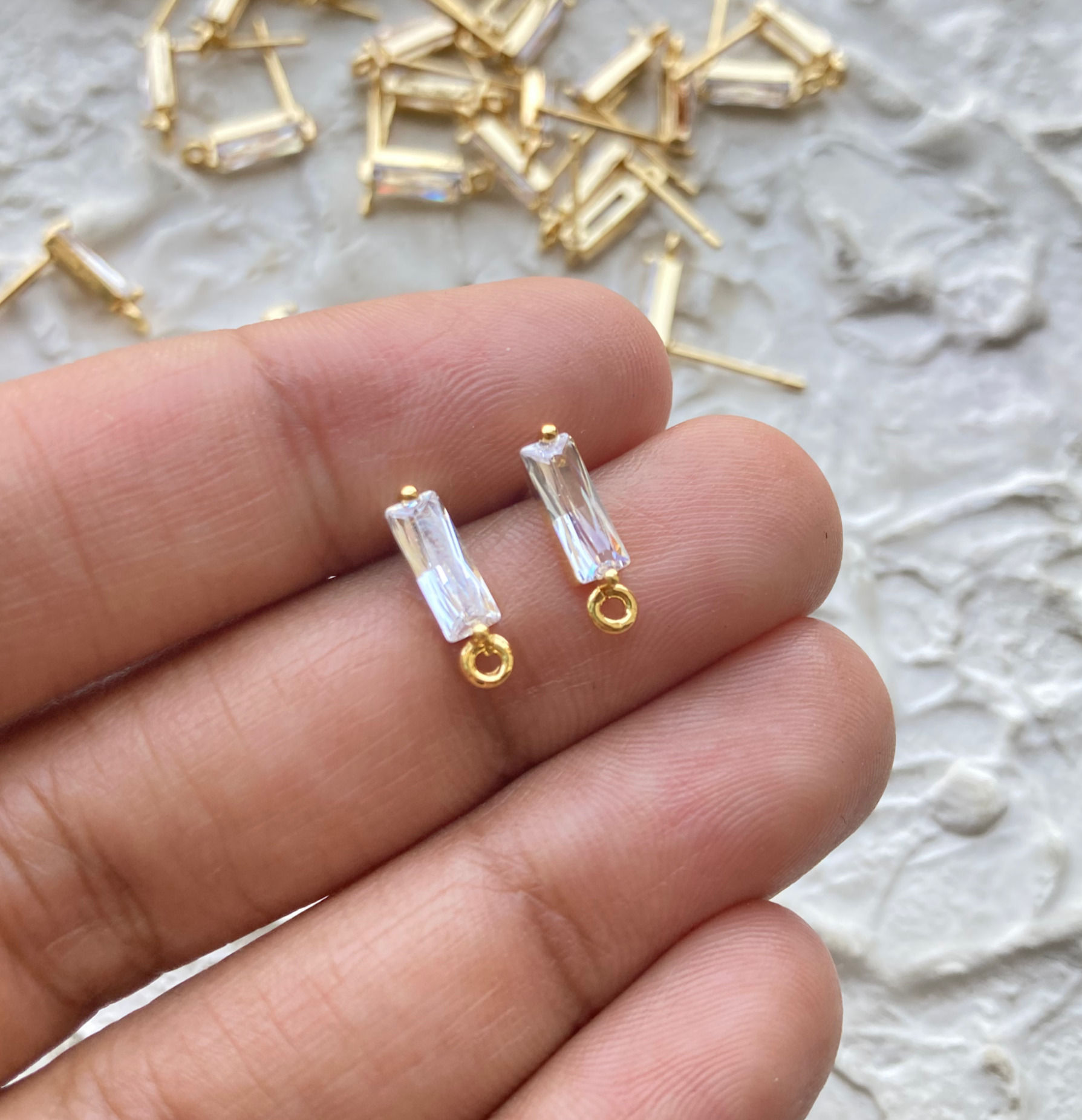 18k gold plated zircon rectangle bar stud