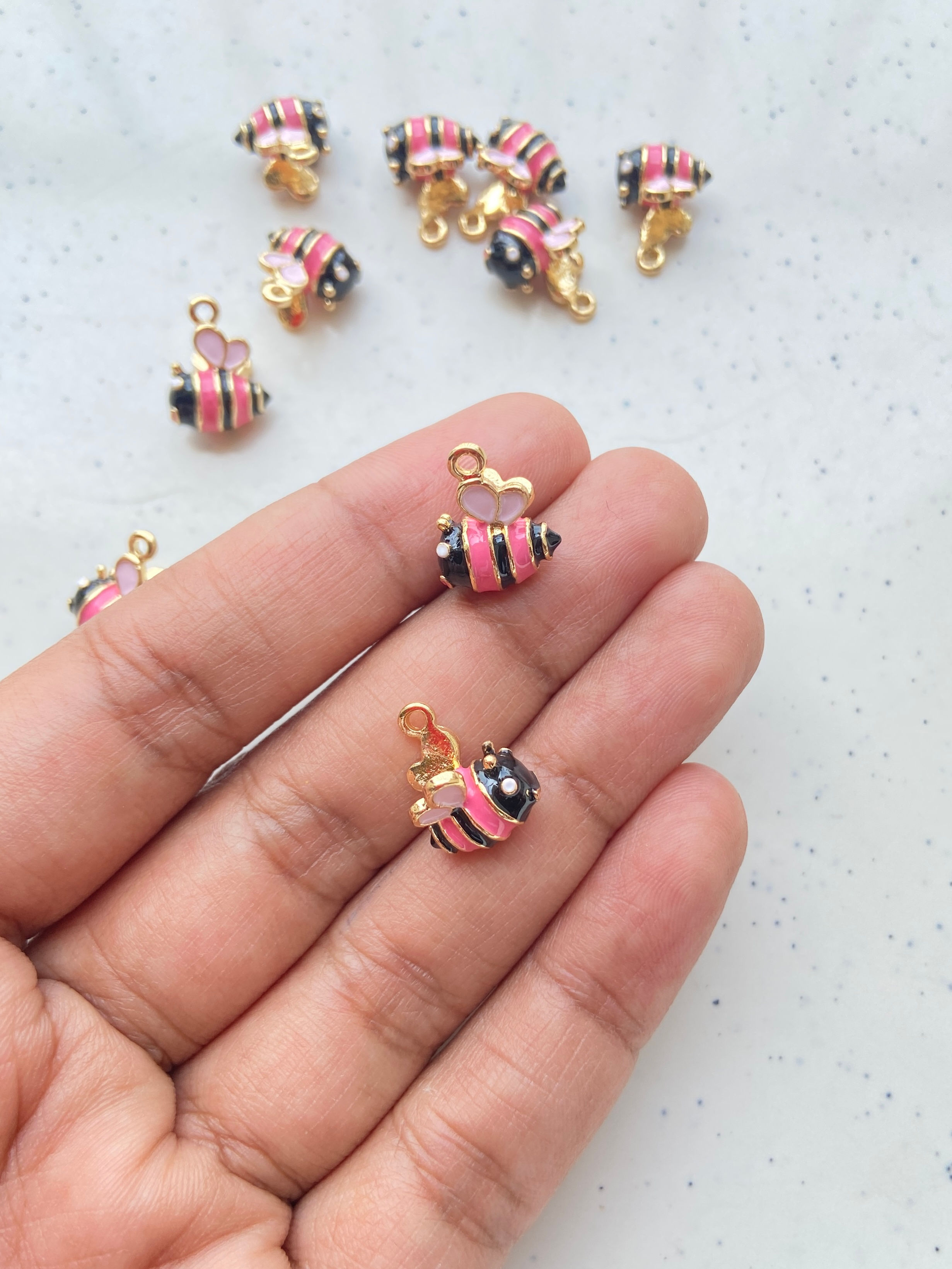 3D enamel alloy bee charm