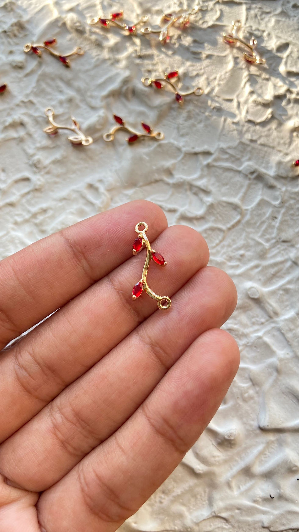 Thumbnail: zircon leaf and stem connector, Anti tarnish (1pc)