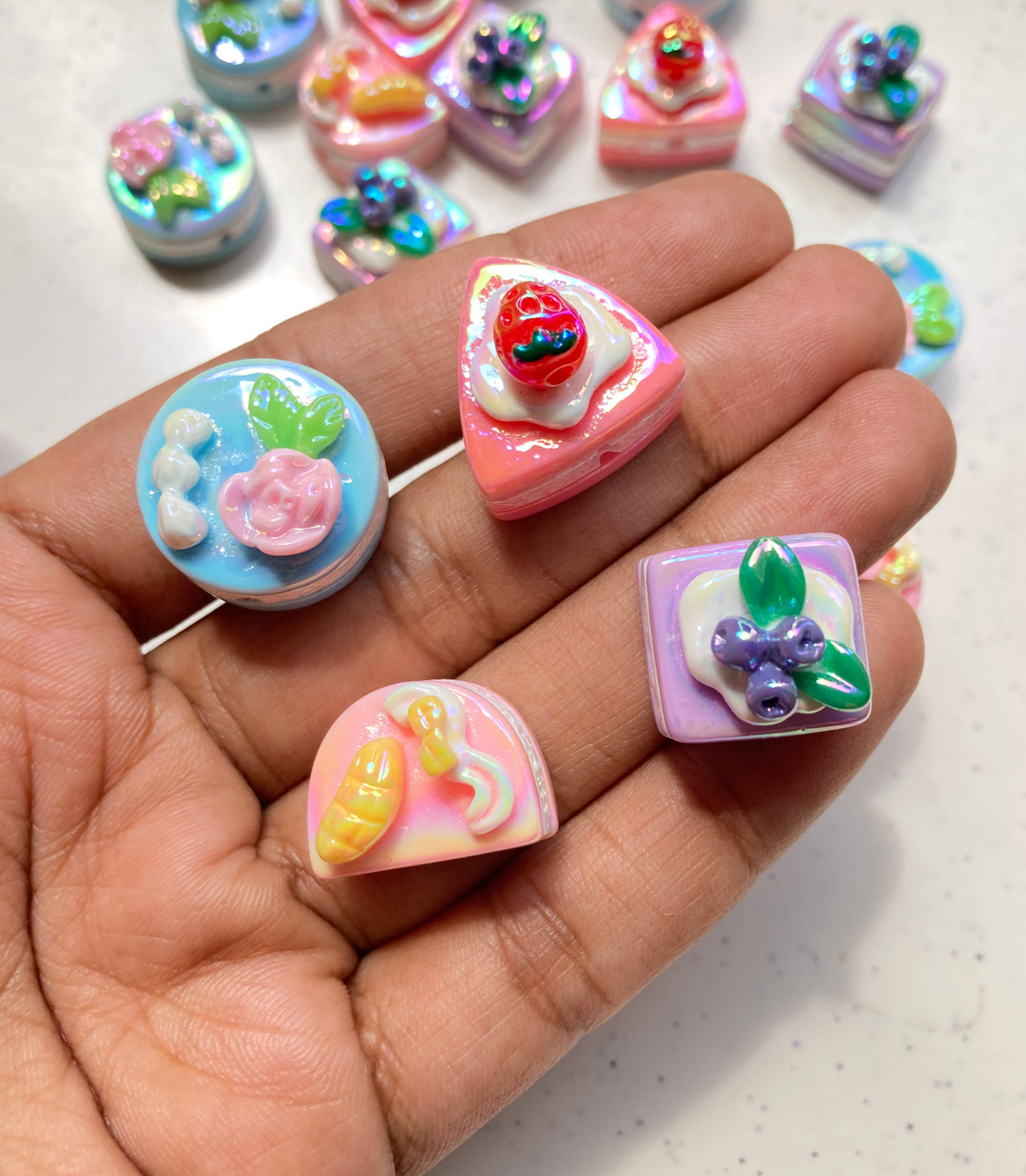 Shiny resin cake & pastry shape bead