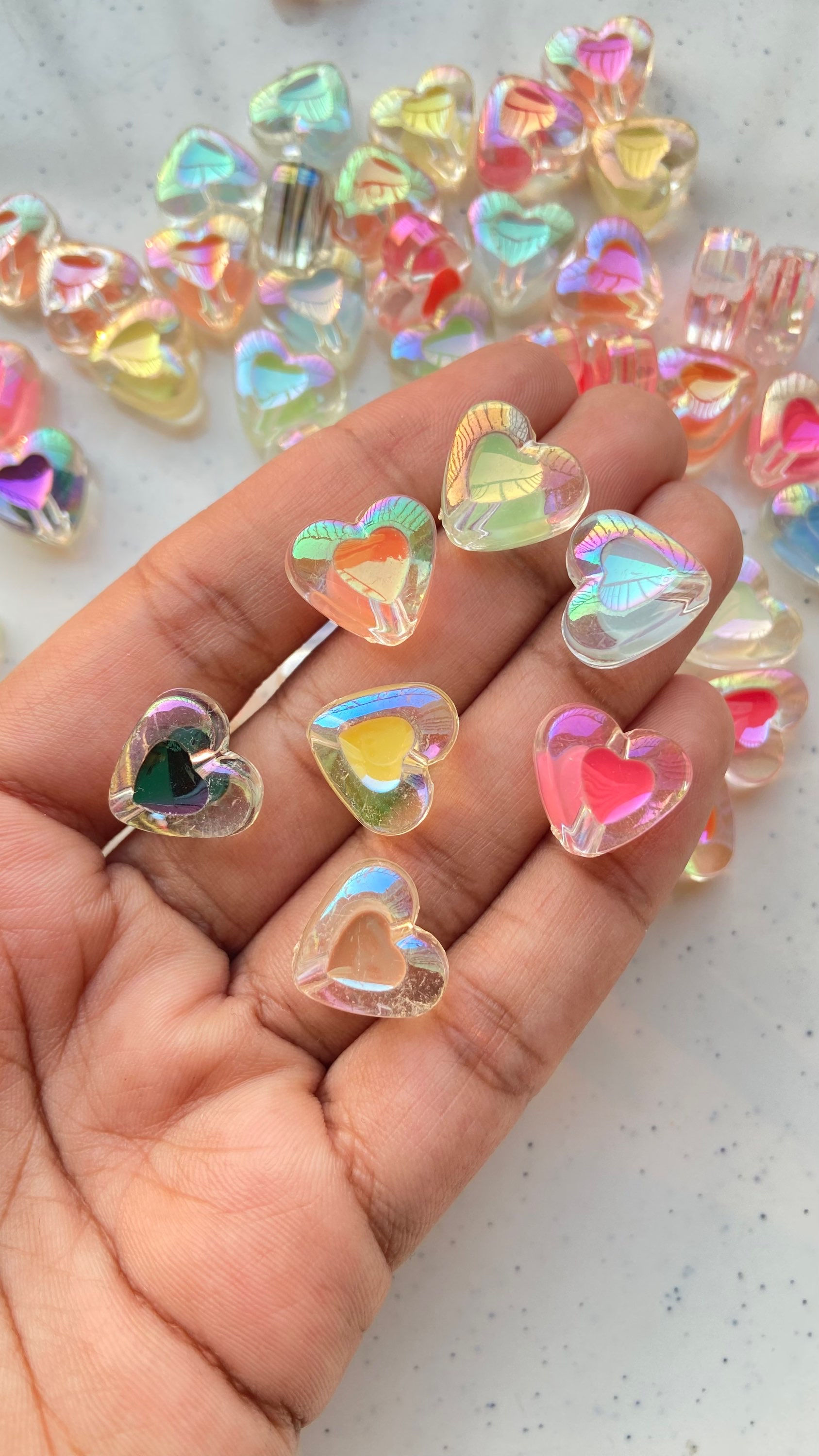 Holographic colourful heart acrylic bead