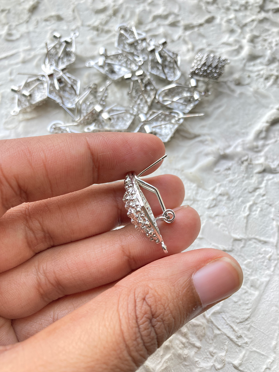 Thumbnail: Diamond shape alloy stud