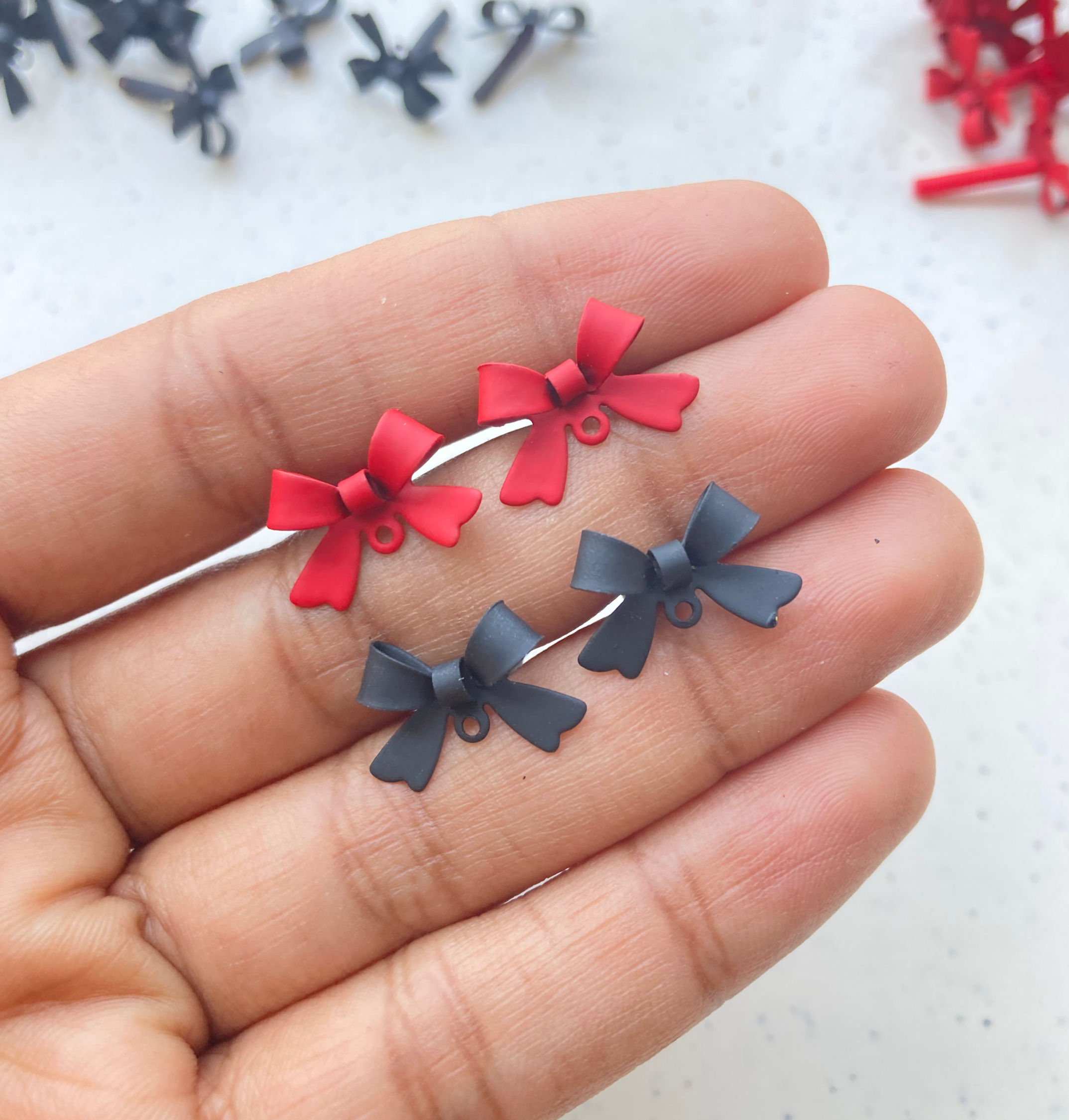 Alloy colourful bow stud