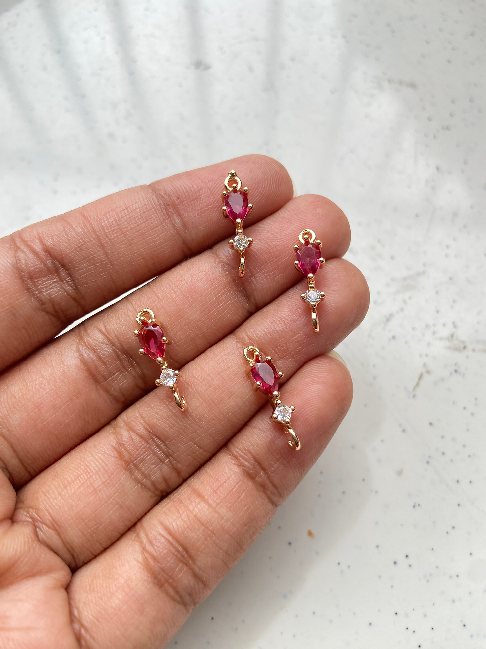 Thumbnail: Zircon with leaf shape connector