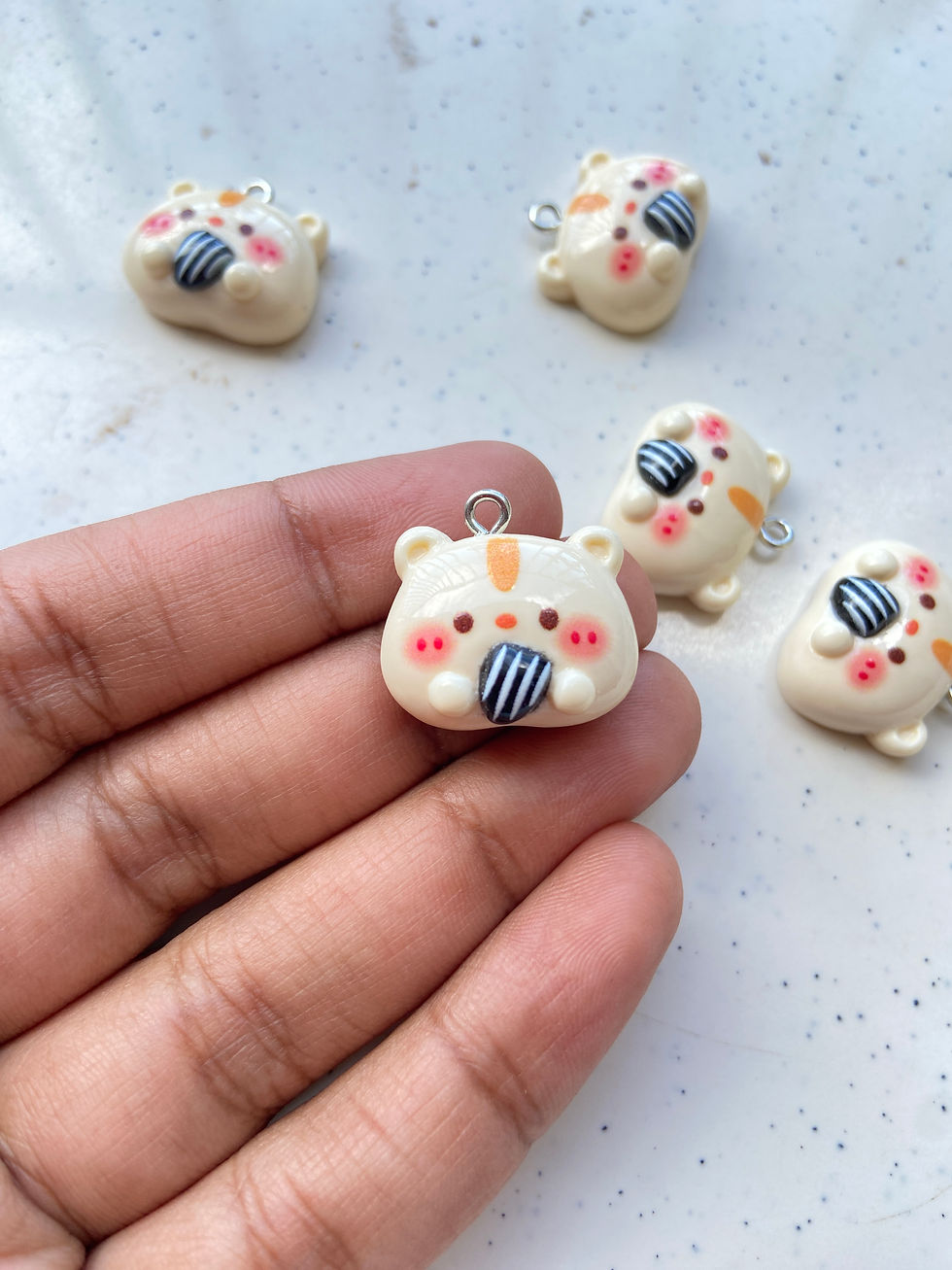 Thumbnail: Resin animal shape charm